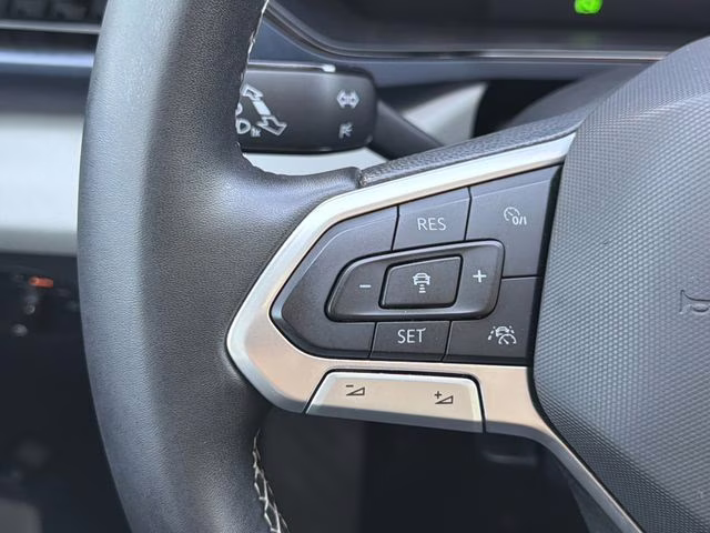 2022 Black Volkswagen Taos 1.5T SE FWD SUV