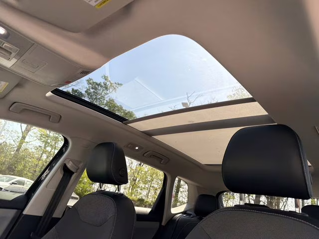 2022 Black Volkswagen Taos 1.5T SE FWD SUV