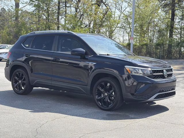 2022 Black Volkswagen Taos 1.5T SE FWD SUV