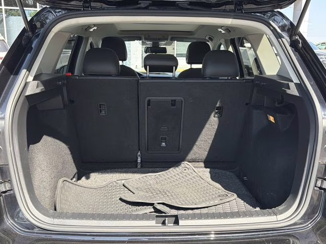 2022 Black Volkswagen Taos 1.5T SE FWD SUV