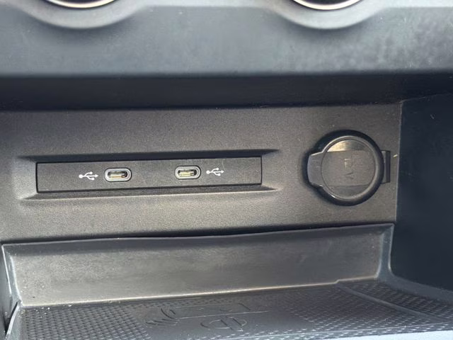 2022 Black Volkswagen Taos 1.5T SE FWD SUV