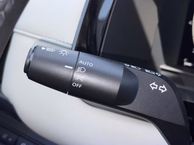 2026 Everest White Pearl Tricoat Nissan Pathfinder SL 4X4 SUV