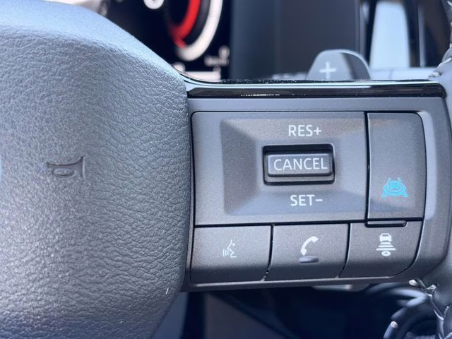 2026 Everest White Pearl Tricoat Nissan Pathfinder SL 4X4 SUV