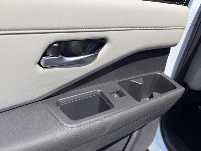 2026 Everest White Pearl Tricoat Nissan Pathfinder SL 4X4 SUV