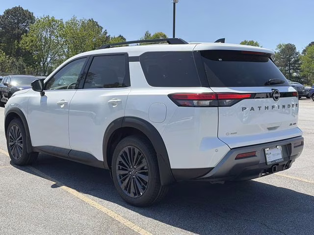 2026 Everest White Pearl Tricoat Nissan Pathfinder SL 4X4 SUV
