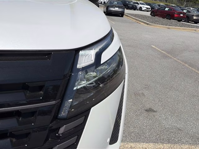 2026 Everest White Pearl Tricoat Nissan Pathfinder SL 4X4 SUV