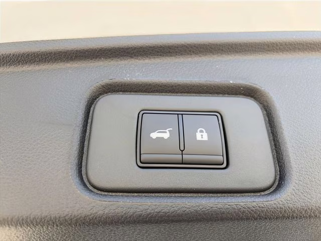 2026 Everest White Pearl Tricoat Nissan Pathfinder SL 4X4 SUV