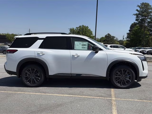 2026 Everest White Pearl Tricoat Nissan Pathfinder SL 4X4 SUV