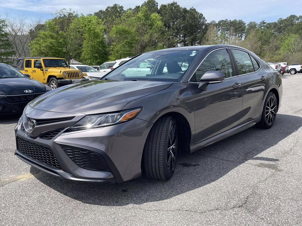 2024 Predawn Gray Mica Toyota Camry SE FWD Sedan