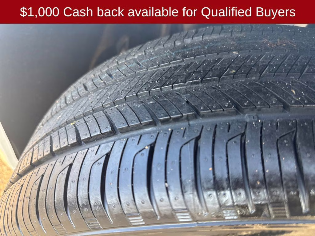 2026 Aspen White/Super Black Nissan Sentra SR FWD Sedan