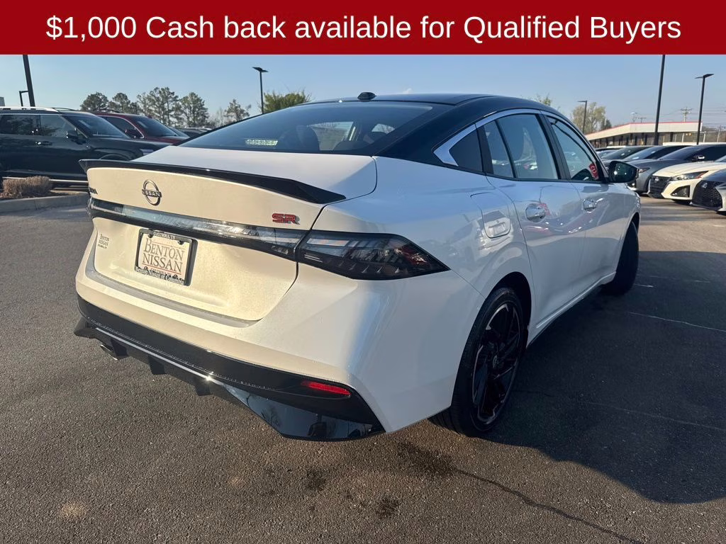 2026 Aspen White/Super Black Nissan Sentra SR FWD Sedan