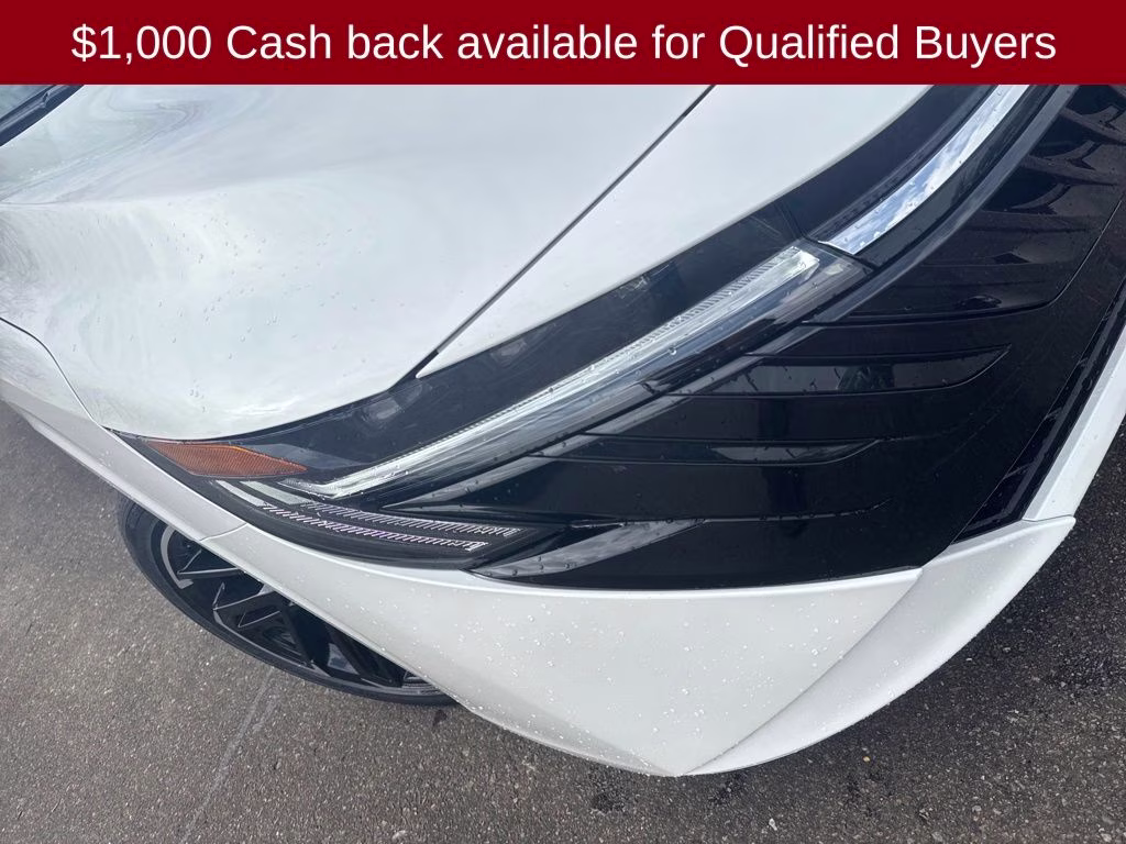 2026 Aspen White/Super Black Nissan Sentra SR FWD Sedan