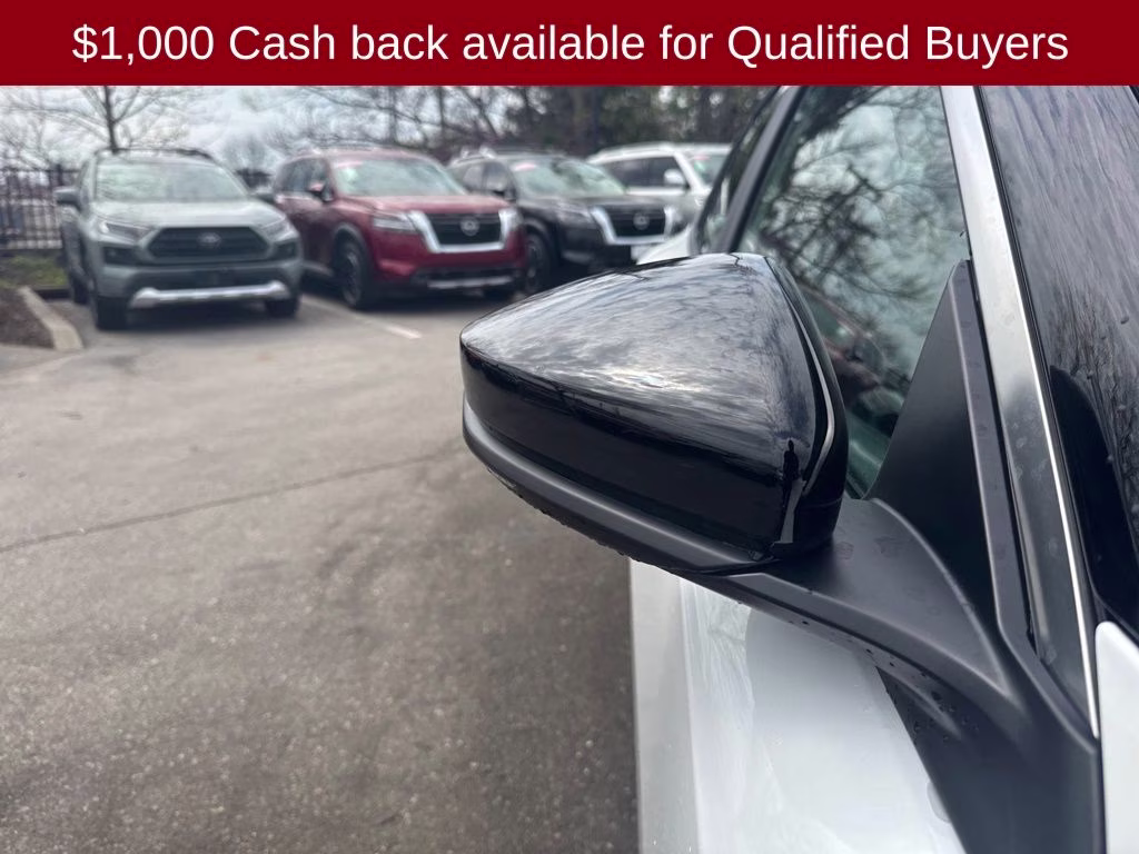 2026 Aspen White/Super Black Nissan Sentra SR FWD Sedan