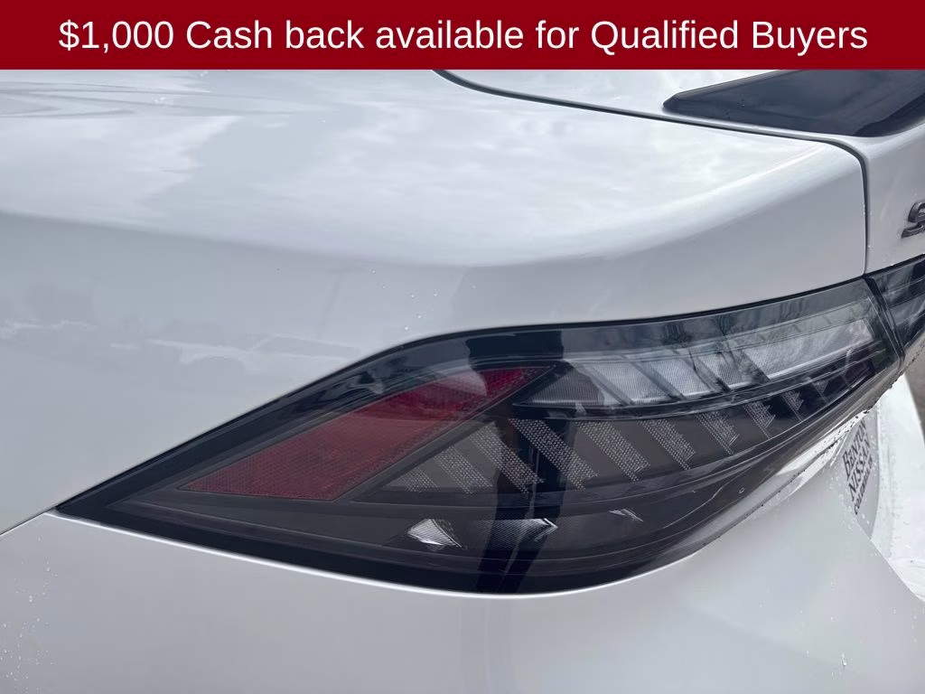 2026 Aspen White/Super Black Nissan Sentra SR FWD Sedan