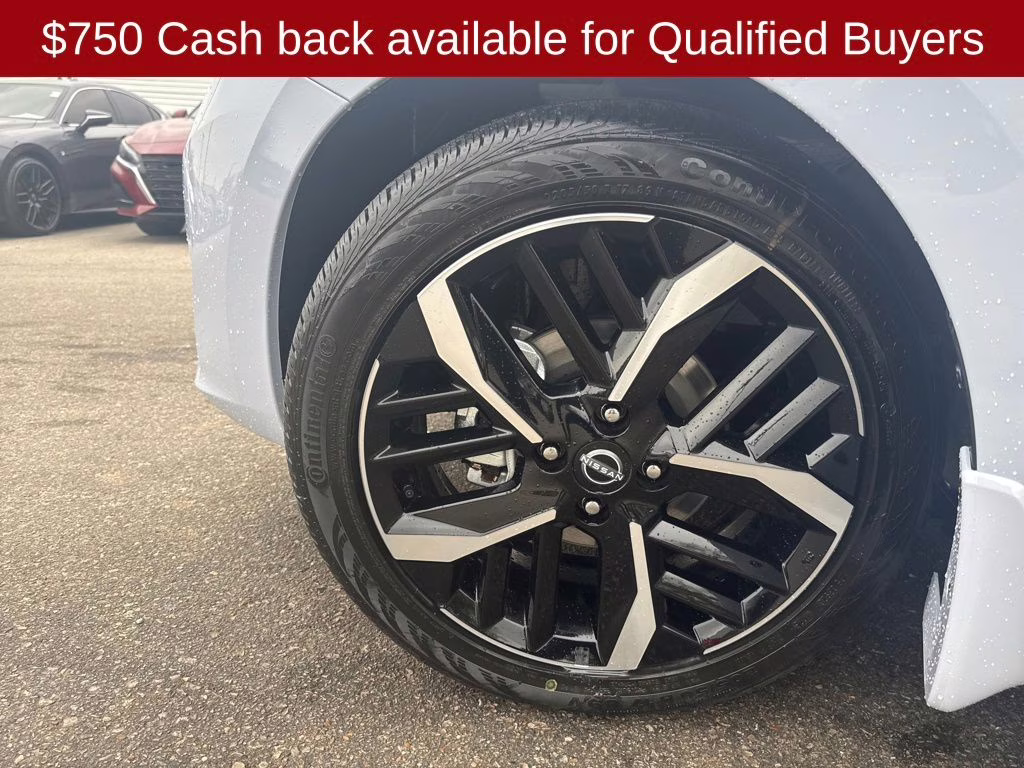 2025 Gray Sky Pearl Nissan Versa 1.6 SR FWD Sedan