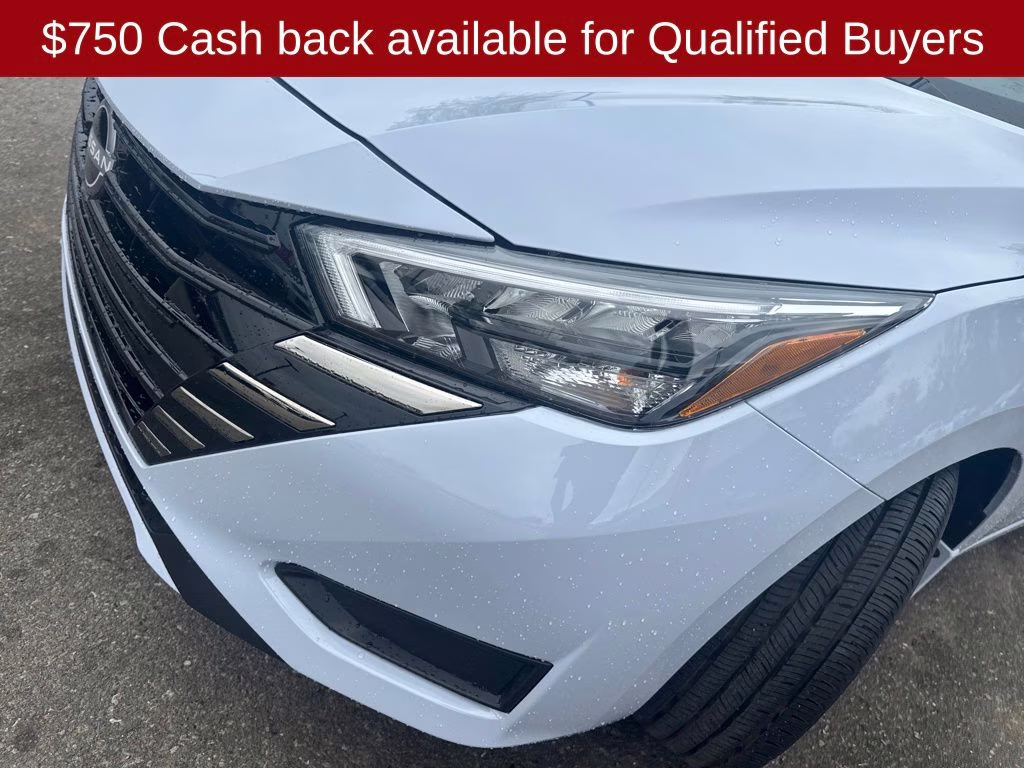 2025 Gray Sky Pearl Nissan Versa 1.6 SR FWD Sedan