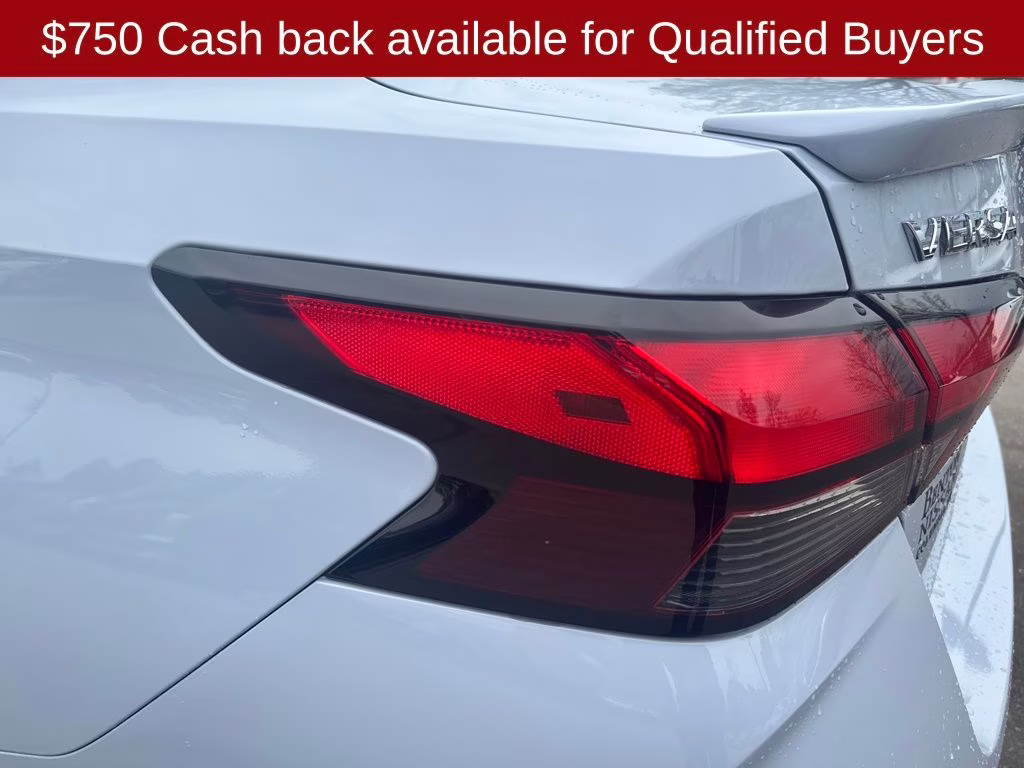 2025 Gray Sky Pearl Nissan Versa 1.6 SR FWD Sedan