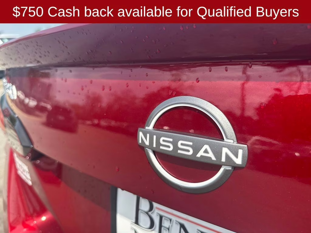 2025 Scarlet Ember Tintcoat Nissan Versa 1.6 SR FWD Sedan