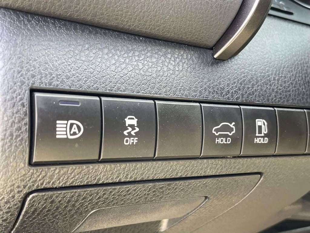 2024 Predawn Gray Mica Toyota Camry SE FWD Sedan