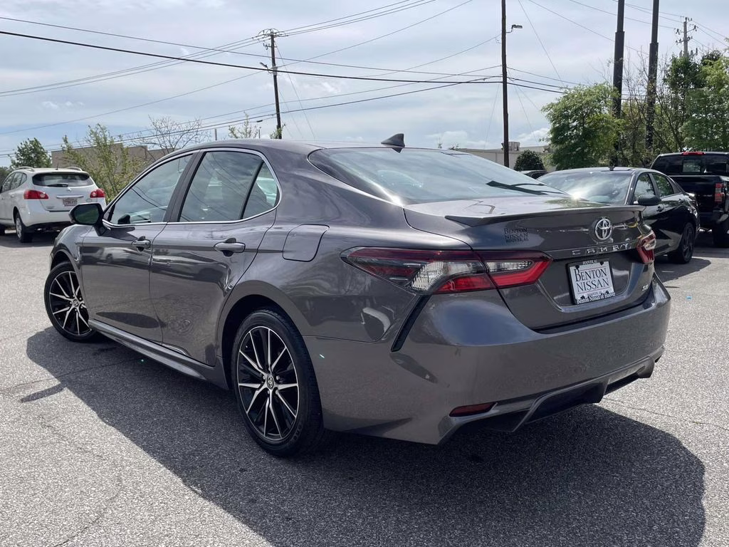 2024 Predawn Gray Mica Toyota Camry SE FWD Sedan