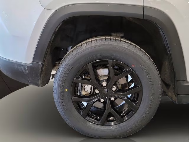 2024 Silver Zynith Jeep Grand Cherokee Altitude X 4X4 SUV