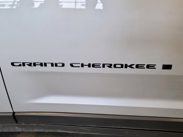 2024 Silver Zynith Jeep Grand Cherokee Altitude X 4X4 SUV