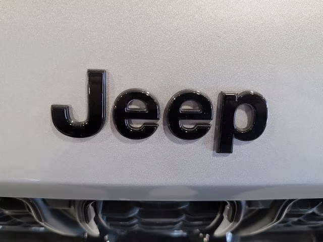 2024 Silver Zynith Jeep Grand Cherokee Altitude X 4X4 SUV