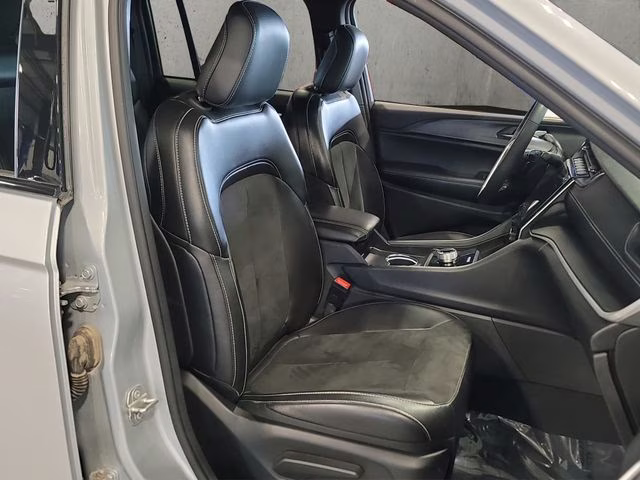 2024 Silver Zynith Jeep Grand Cherokee Altitude X 4X4 SUV