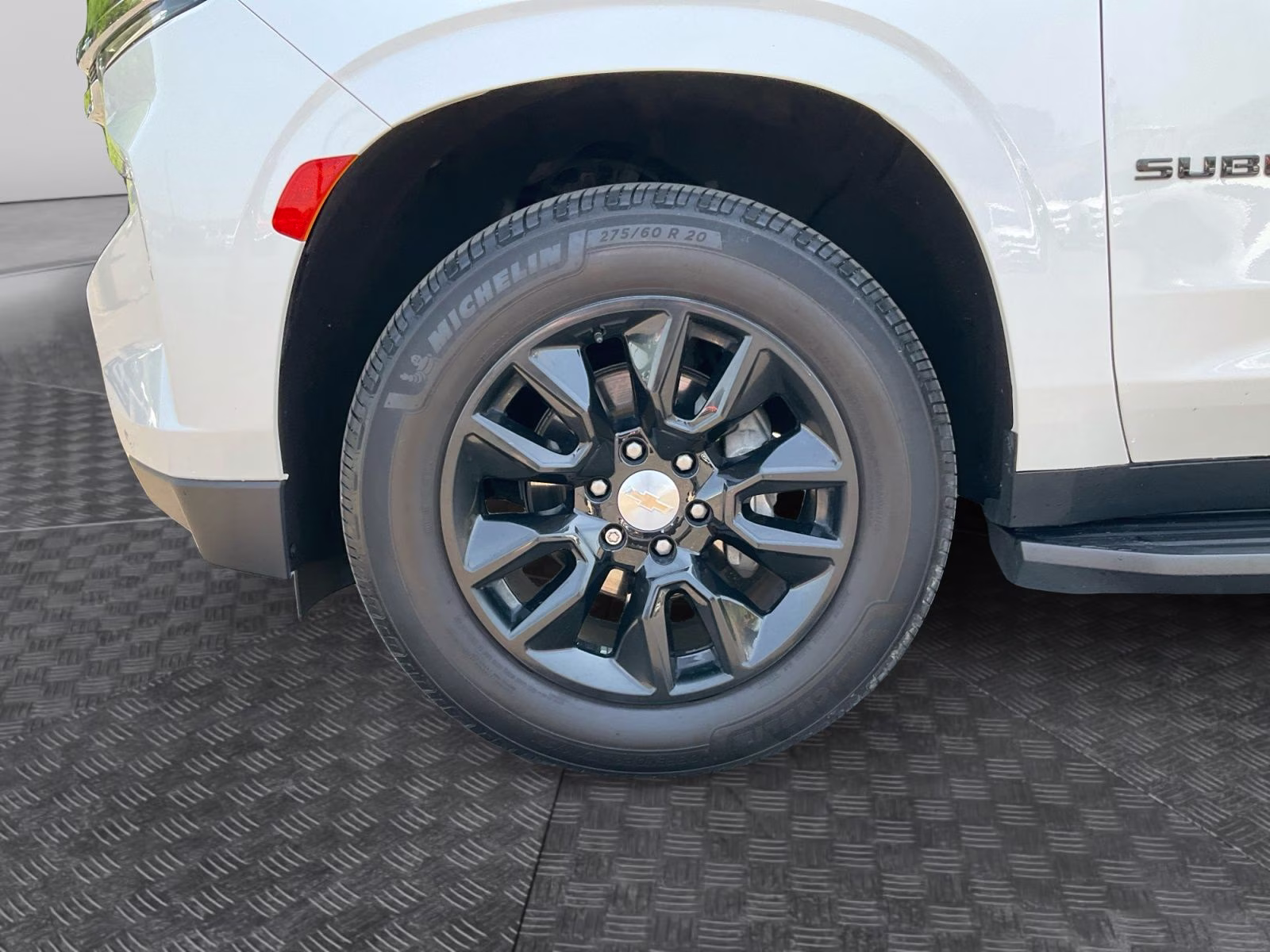 2022 Iridescent Pearl Tricoat Chevrolet Suburban LT 4X4 SUV