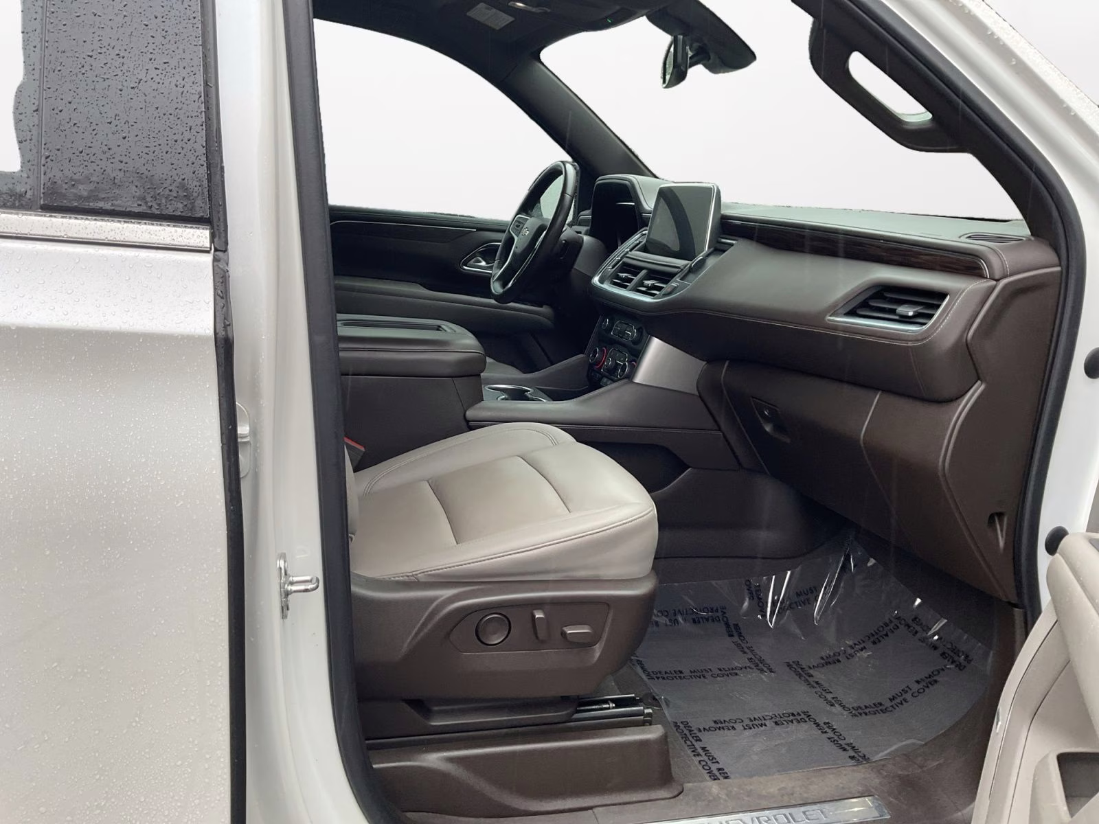 2022 Iridescent Pearl Tricoat Chevrolet Suburban LT 4X4 SUV