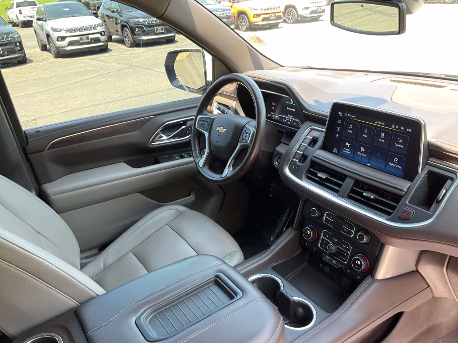 2022 Iridescent Pearl Tricoat Chevrolet Suburban LT 4X4 SUV