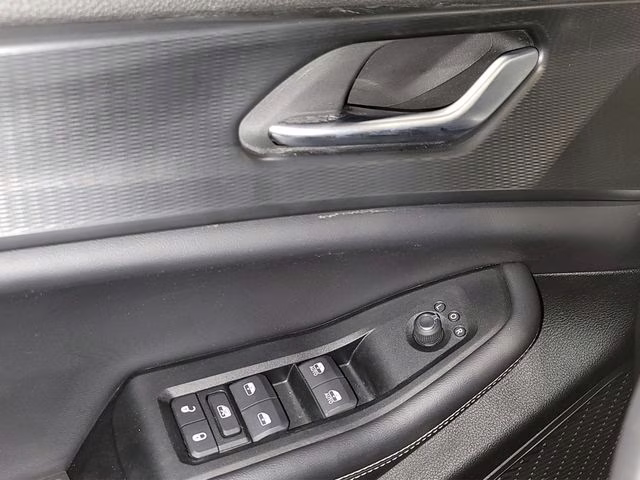 2024 Silver Zynith Jeep Grand Cherokee Altitude X 4X4 SUV