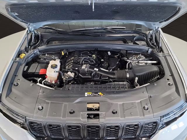 2024 Silver Zynith Jeep Grand Cherokee Altitude X 4X4 SUV