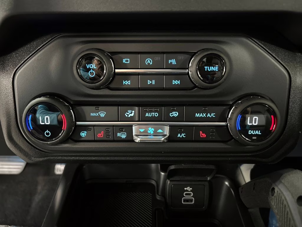 2026 OXFORD WHITE Ford Bronco Outer Banks 4X4 SUV