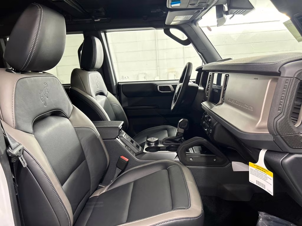 2026 OXFORD WHITE Ford Bronco Outer Banks 4X4 SUV