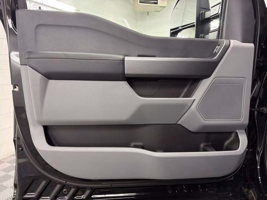 2026 AGATE BLACK Ford Super Duty F-250 SRW STX 4X4 Truck