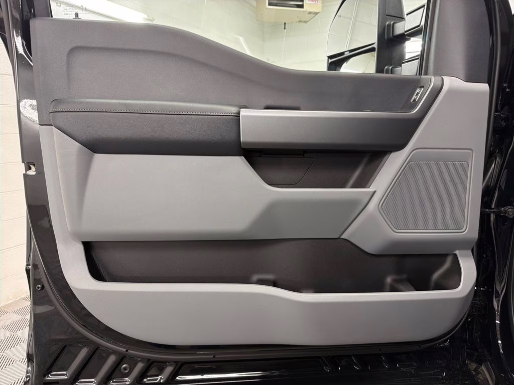 2026 AGATE BLACK Ford Super Duty F-250 SRW STX 4X4 Truck