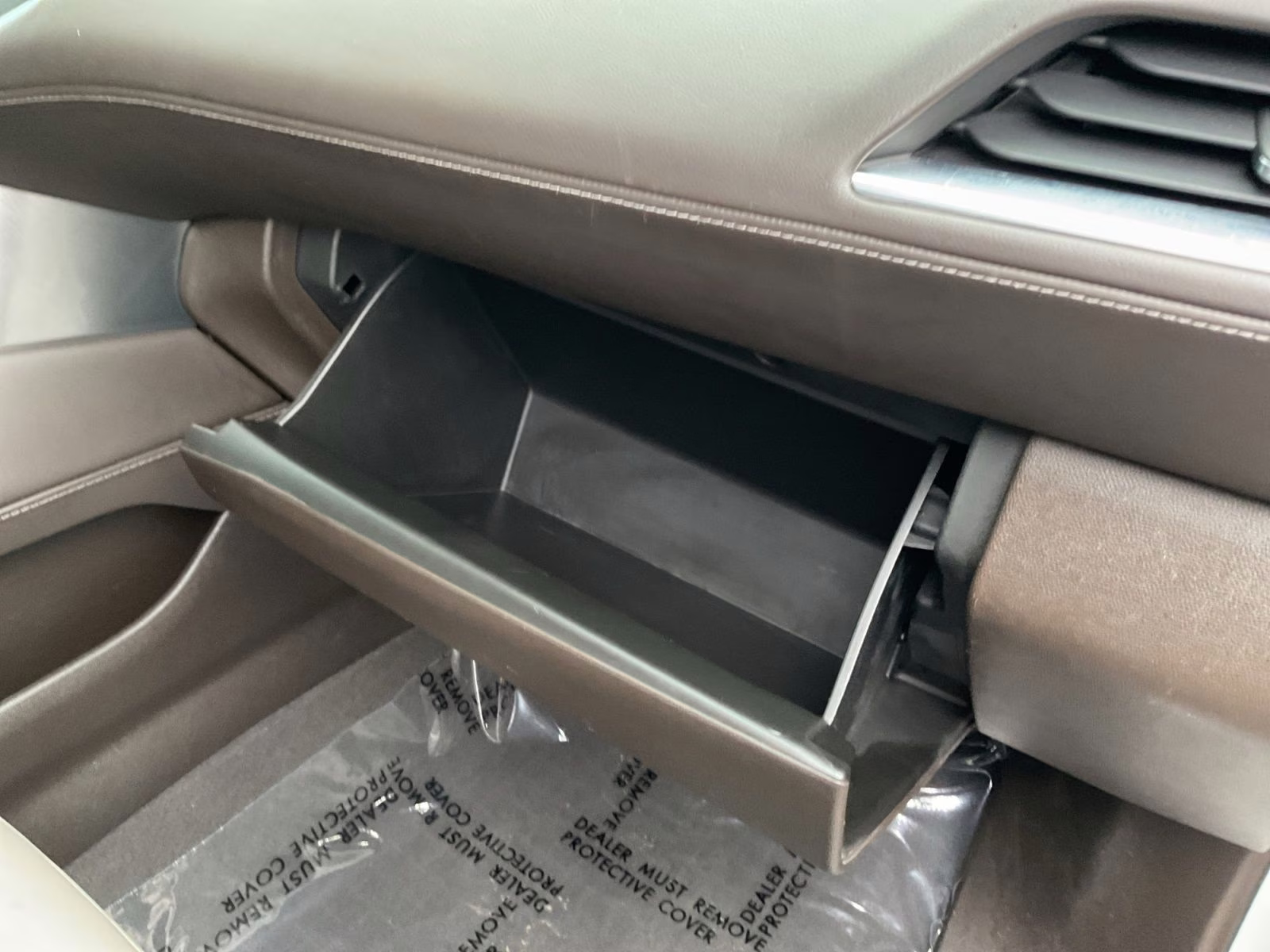 2022 Iridescent Pearl Tricoat Chevrolet Suburban LT 4X4 SUV