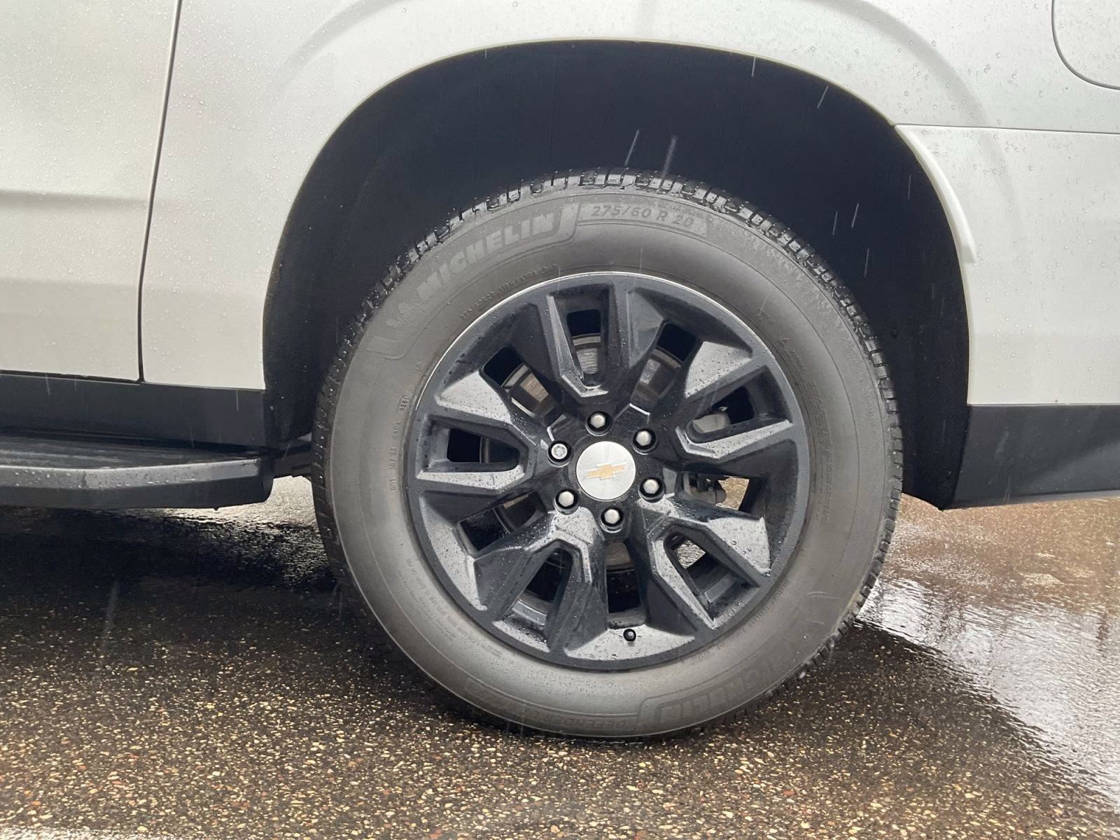 2022 Iridescent Pearl Tricoat Chevrolet Suburban LT 4X4 SUV