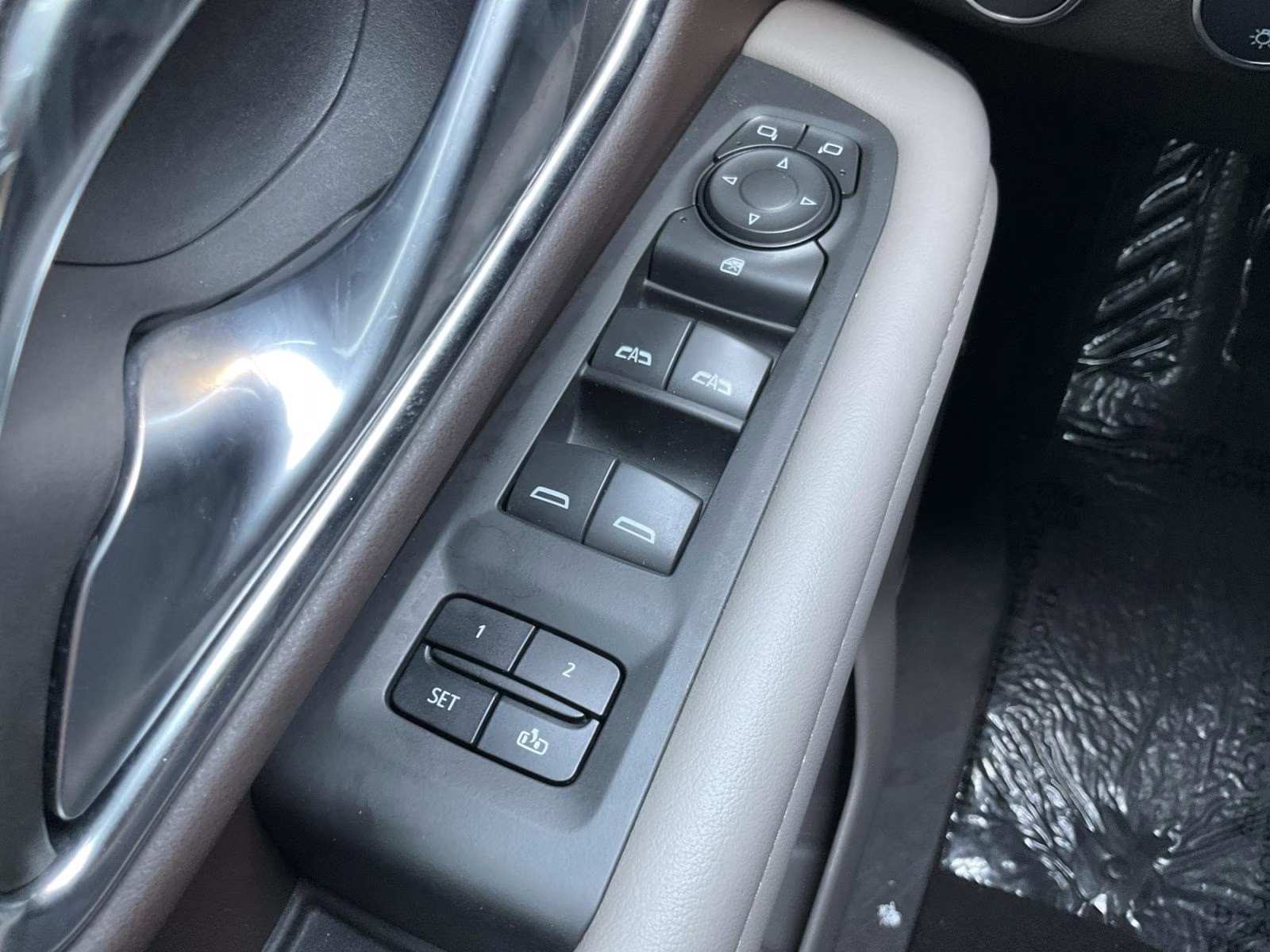 2022 Iridescent Pearl Tricoat Chevrolet Suburban LT 4X4 SUV