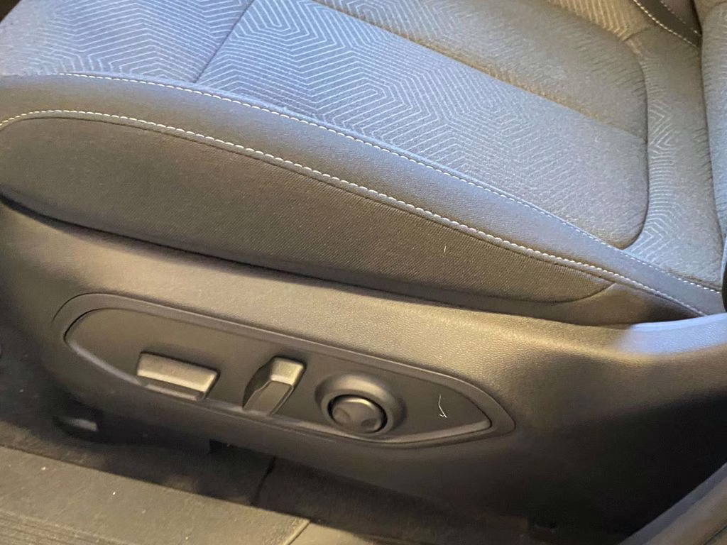 2026 Bright White Clearcoat Jeep Cherokee Laredo 4X4 SUV