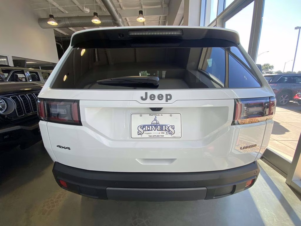 2026 Bright White Clearcoat Jeep Cherokee Laredo 4X4 SUV