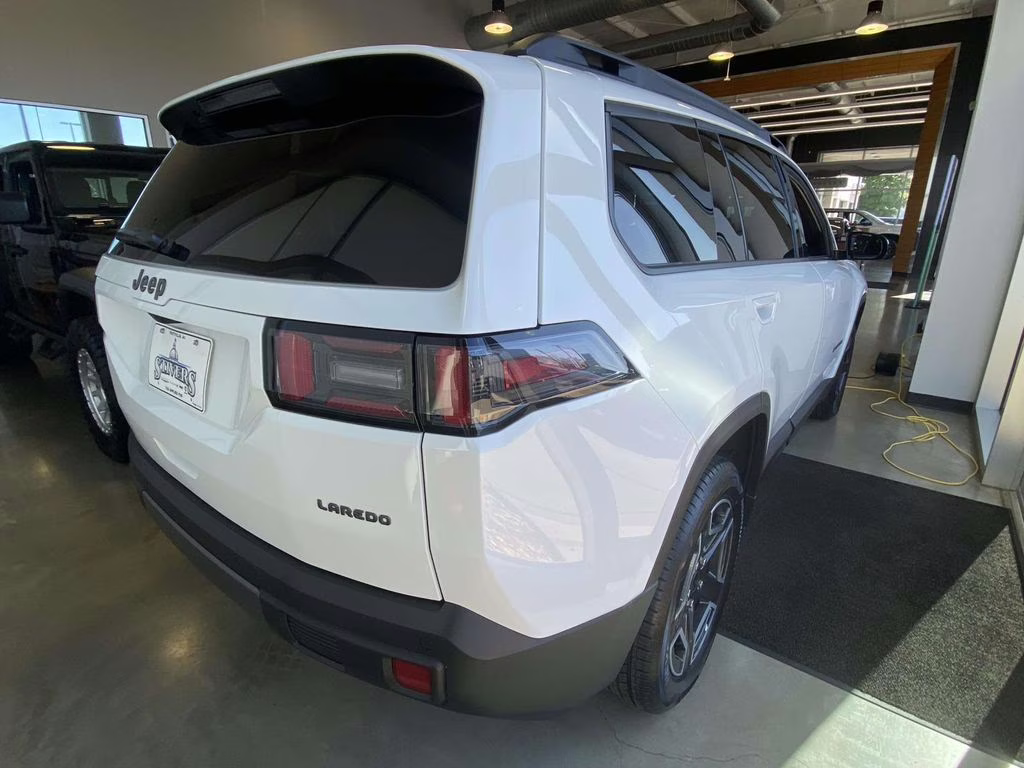2026 Bright White Clearcoat Jeep Cherokee Laredo 4X4 SUV