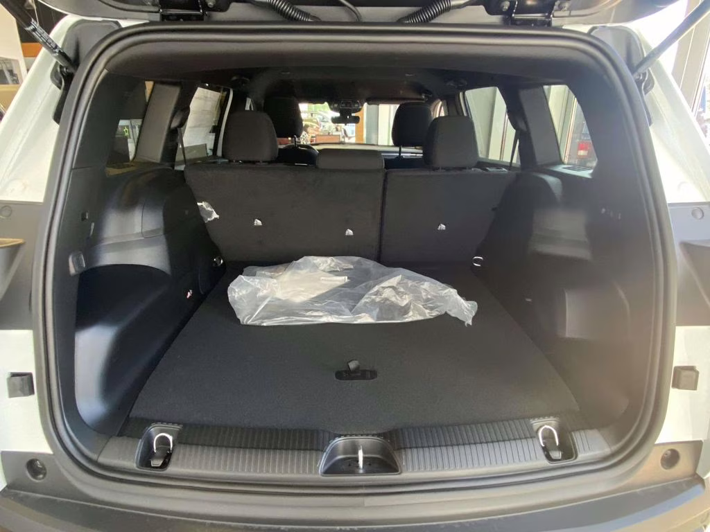 2026 Bright White Clearcoat Jeep Cherokee Laredo 4X4 SUV