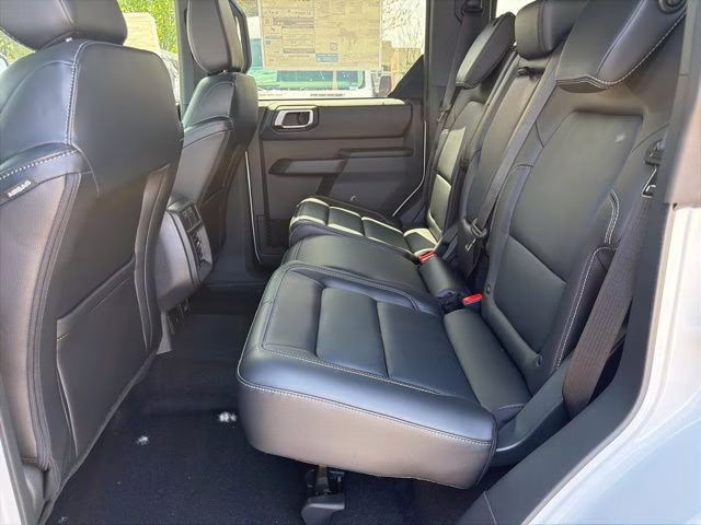 2026 Oxford White Ford Bronco Outer Banks 4X4 SUV