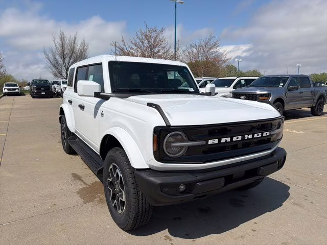 2026 Oxford White Ford Bronco Outer Banks 4X4 SUV