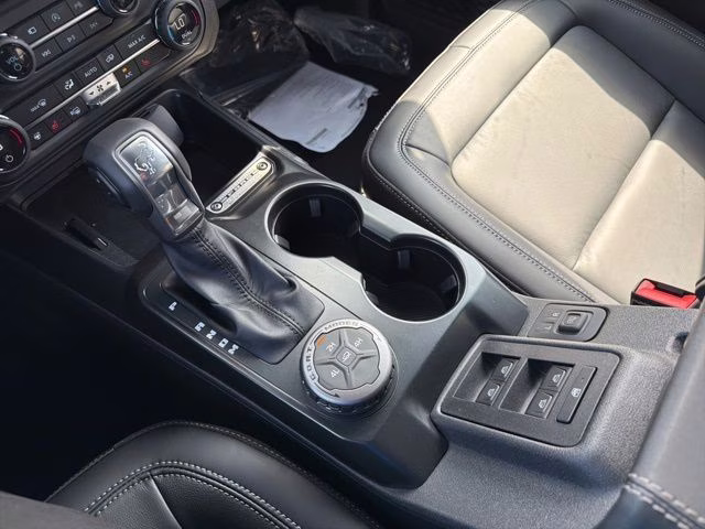 2026 Oxford White Ford Bronco Outer Banks 4X4 SUV