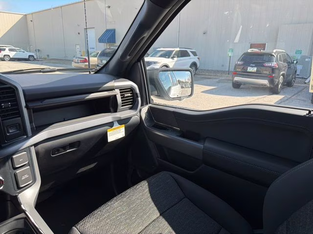 2026 Oxford White Ford F-150 XLT 4X4 Truck