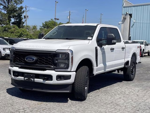 2026 Oxford White Ford Super Duty F-250 SRW XL 4X4 Truck