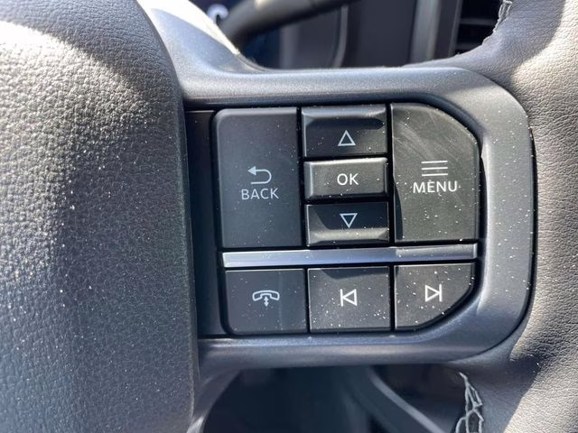 2026 Oxford White Ford Super Duty F-350 SRW Lariat RWD Truck